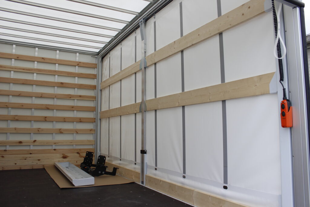 Caisse bâchée Master