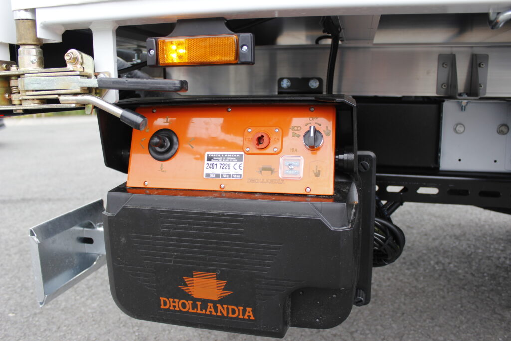 Caisse bâchée Master