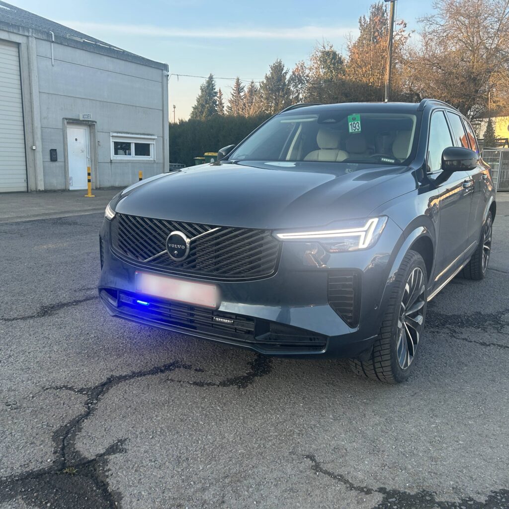 Militarisation d’un véhicule ministériel avec feux bleus discrets Body-Concept